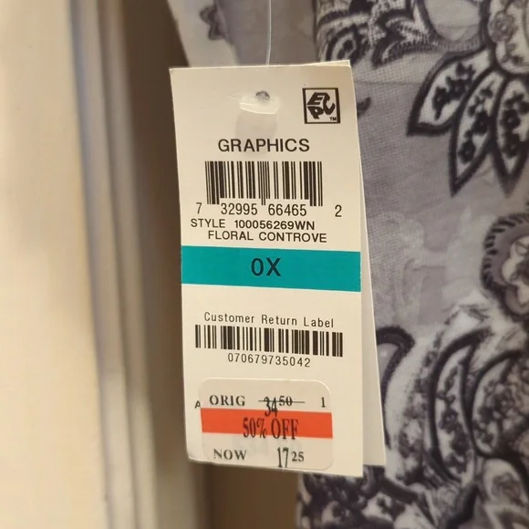 NWT Style & Co 0x women's T-shirt black, grey & white paisley swirl pattern - Picture 3 of 5